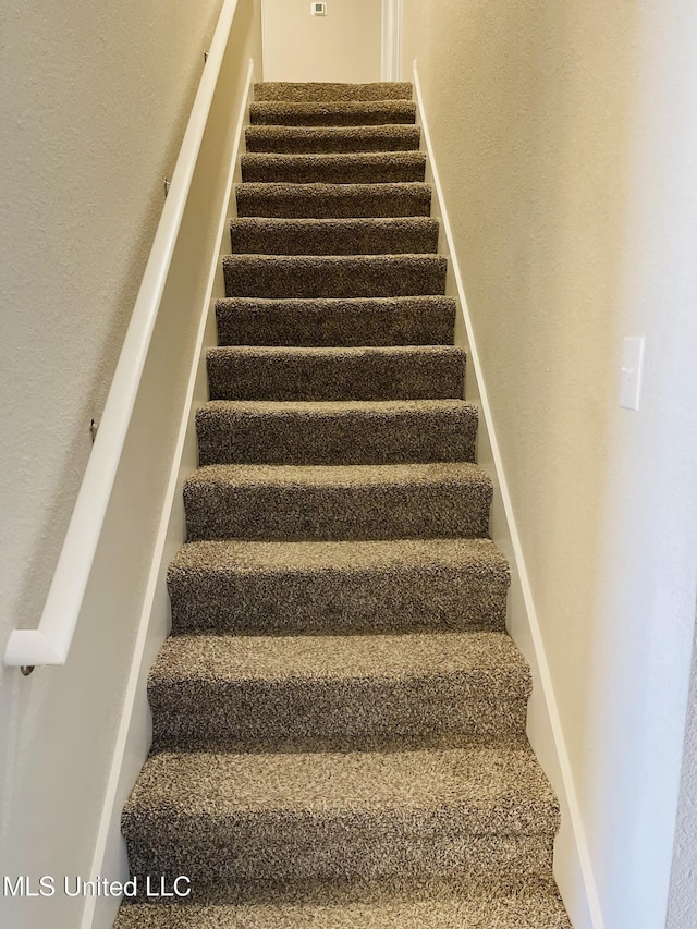 5438 Leeds Ln, Biloxi, MS 39532 - view of stairway