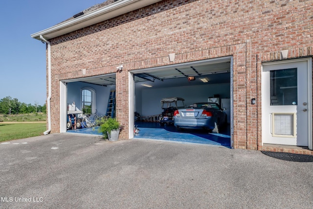 13129 Jordan Bluff Rd, Kiln, MS 39556 - garage with driveway