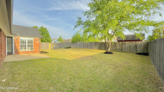 2595 Hunters Pointe Dr, Southaven, MS 38672 - fenced backyard featuring a patio