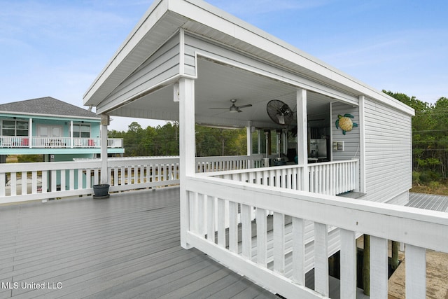 deck with ceiling fan