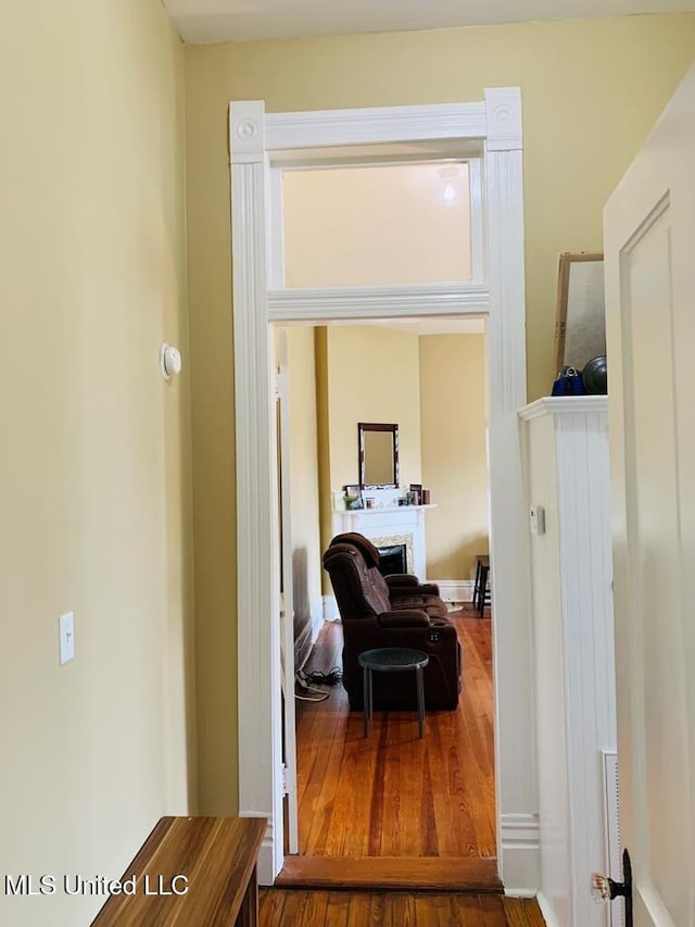 1116 Main St, Natchez, MS 39120 - hall with wood finished floors