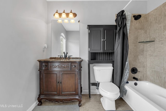 full bath featuring toilet, shower / tub combo with curtain, vanity, and baseboards