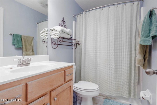7199 Terrace Stone Dr, Olive Branch, MS 38654 - full bath featuring shower / bath combo, toilet, and vanity