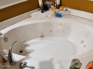 9091 Hunters Ridge Dr, Olive Branch, MS 38654 - detailed view of a jetted tub