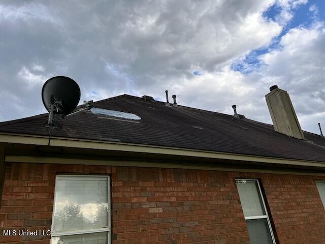 9091 Hunters Ridge Dr, Olive Branch, MS 38654 - detailed view of brick siding