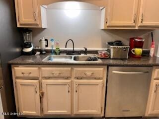 9091 Hunters Ridge Dr, Olive Branch, MS 38654 - kitchen with dishwasher, a sink, dark countertops, and freestanding refrigerator