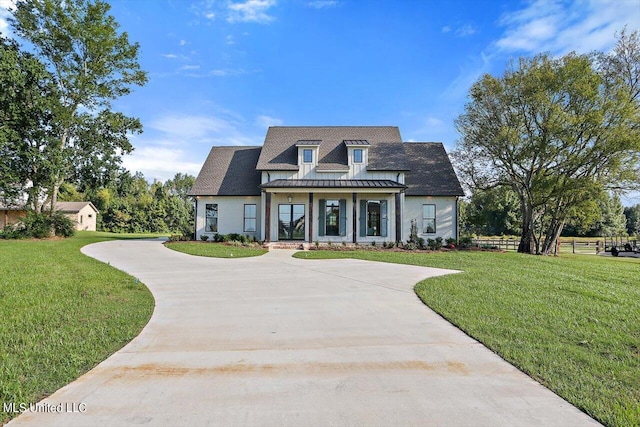 view of front facade with a front lawn