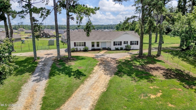 8279 Dunn Ln, Olive Branch, MS 38654 - ranch-style home featuring curved driveway and stucco siding