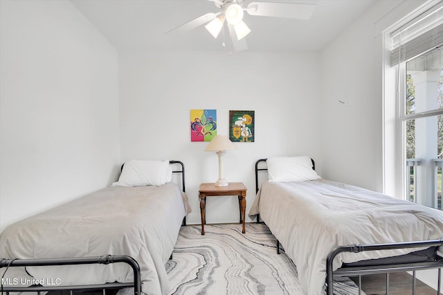 bedroom with ceiling fan