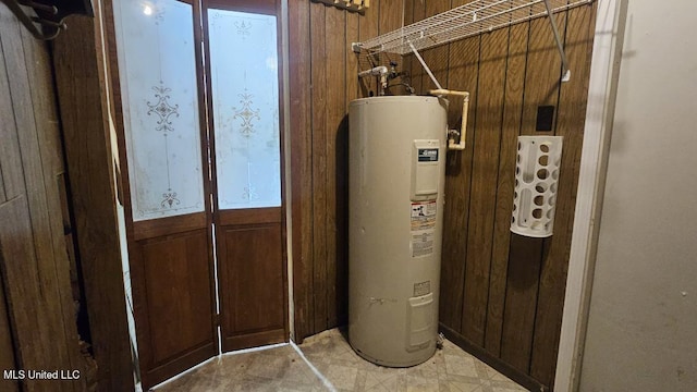 210 Ford St, Como, MS 38619 - utility room with water heater