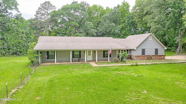 ranch-style home with a porch