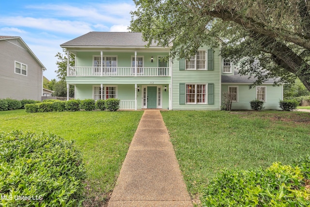 112 Rolling Meadows Dr, Jackson, MS 39211 - view of front of home featuring covered porch, a front yard, and roof with shingles