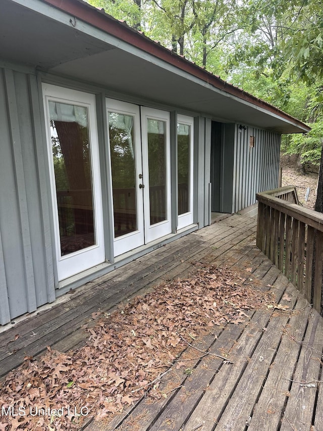 204 Fort Dr, Grenada, MS 38901 - deck with french doors