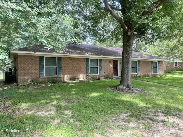 157 Fern Valley Rd, Brandon, MS 39042 - ranch-style home with brick siding, a front lawn, and a shingled roof