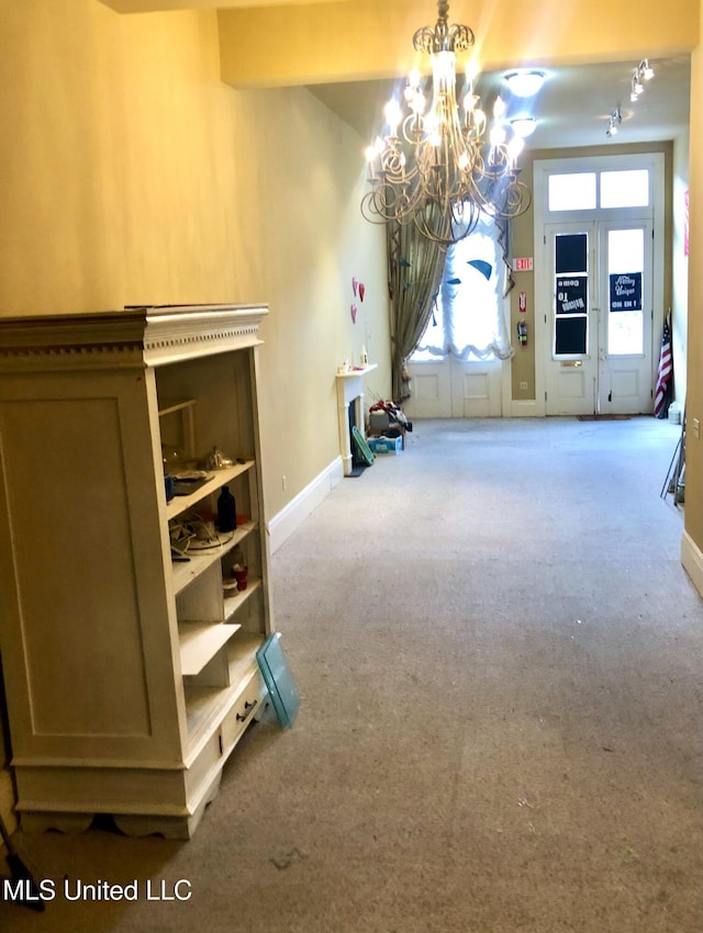 500 Franklin St, Natchez, MS 39120 - interior space featuring a chandelier and baseboards