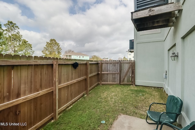 view of yard featuring a fenced backyard