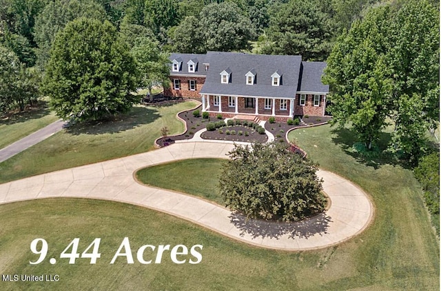 1594 Victoria Rd, Byhalia, MS 38611 - view of front of home with brick siding and a front yard