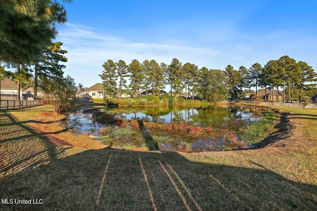 view of yard featuring a water view