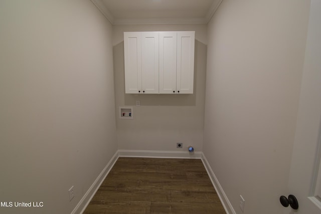 163 Frye Cir, Caledonia, MS 39740 - washroom featuring hookup for a washing machine, cabinet space, dark wood-style floors, baseboards, and crown molding