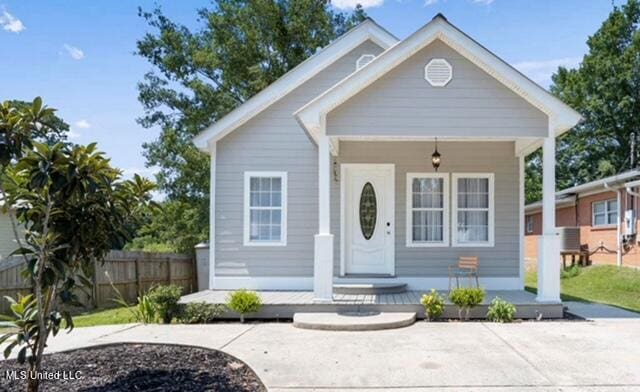 view of front of home featuring a porch