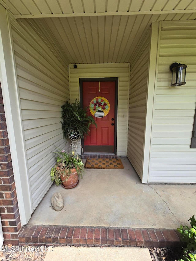 447 Shaker Dr, Senatobia, MS 38668 - view of property entrance