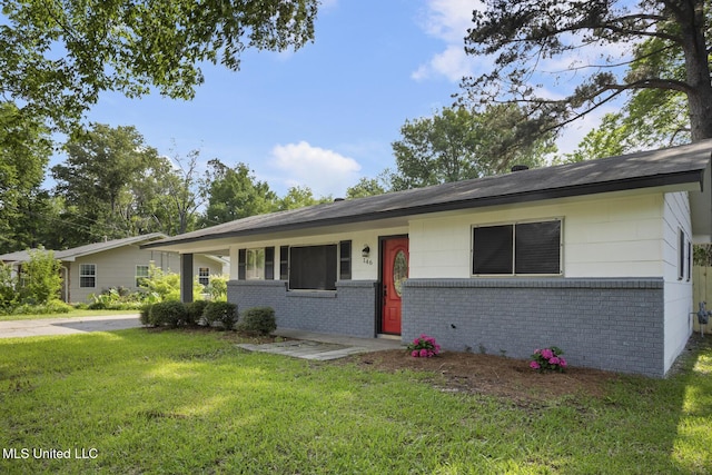 146 Greer Dr, Pearl, MS 39208 - single story home with brick siding and a front lawn