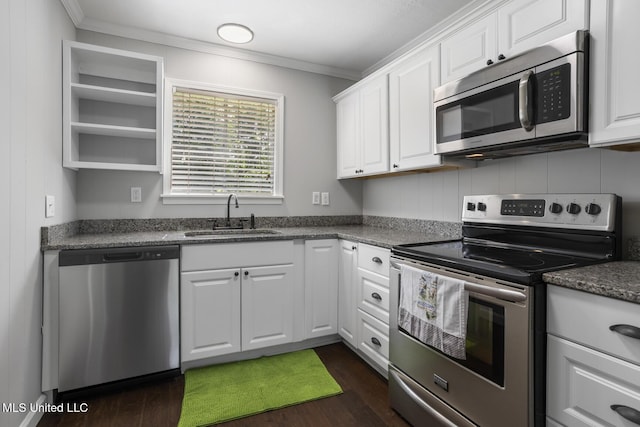 146 Greer Dr, Pearl, MS 39208 - kitchen featuring stainless steel appliances, a sink, white cabinetry, crown molding, and dark wood-type flooring