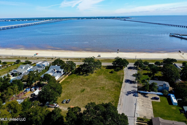 Listing photo 3 for 400 N Beach Blvd, Bay Saint Louis MS 39520