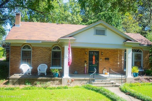 view of front of house featuring a porch