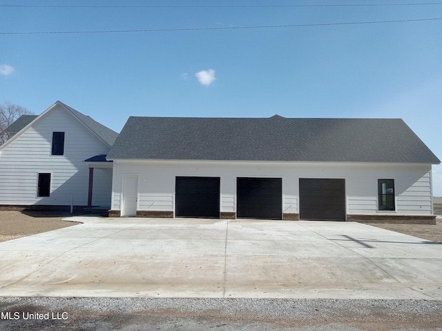 1400 Bayou Dr, Indianola, MS 38751 - garage with concrete driveway