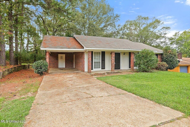 ranch-style home with a front lawn