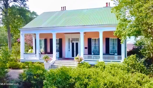 view of front of home with covered porch