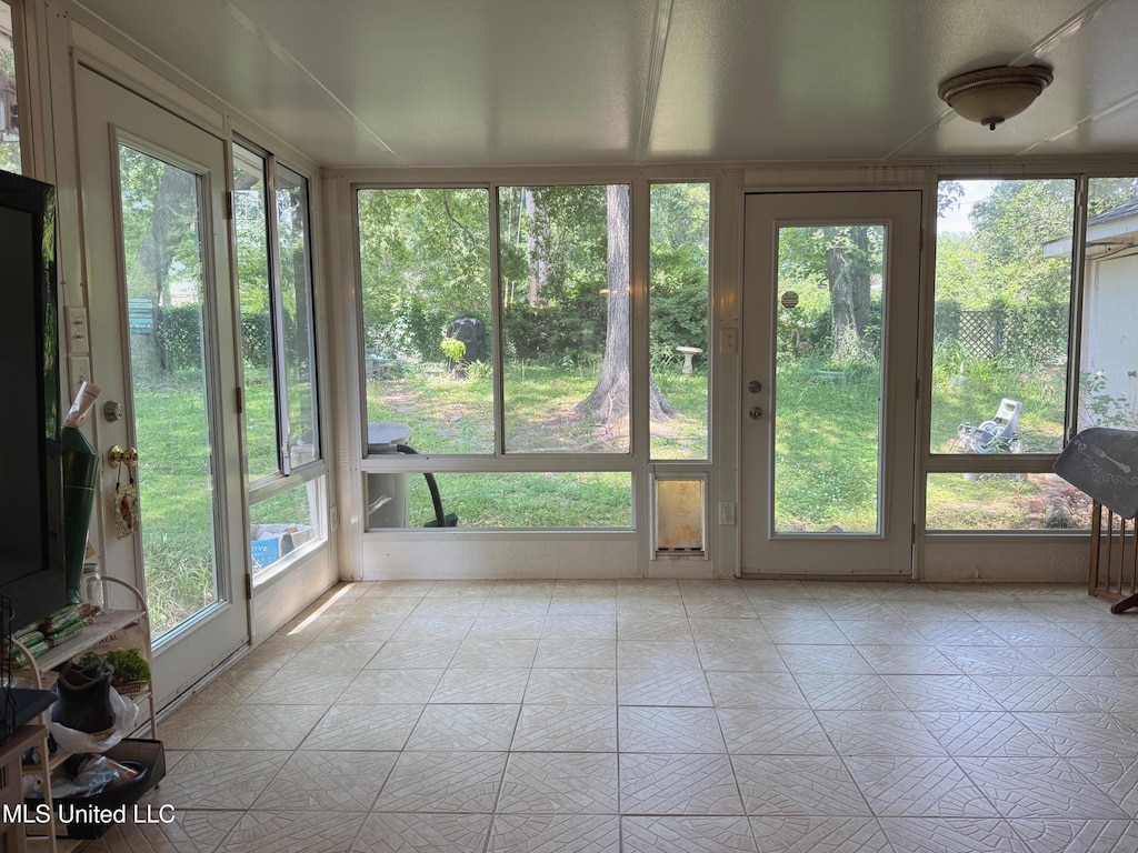 8918 Kipapa Way, Diamondhead, MS 39525 - view of unfurnished sunroom