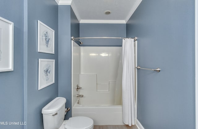 bathroom featuring a textured ceiling, shower / bath combo, hardwood / wood-style floors, toilet, and ornamental molding