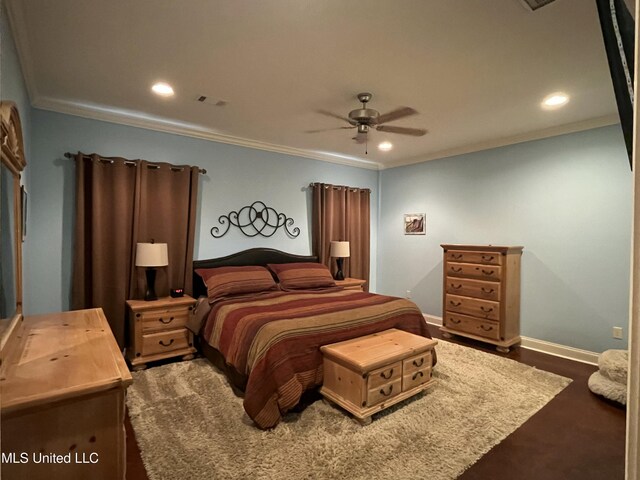 bedroom with recessed lighting, a ceiling fan, baseboards, visible vents, and crown molding