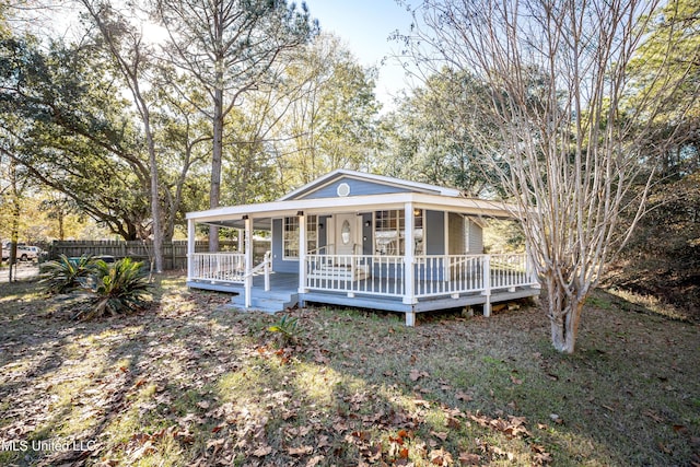 view of front facade with covered porch