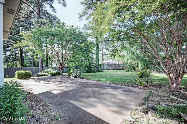 508 Jasmine Ct, Brandon, MS 39047 - view of patio featuring visible vents and a fenced backyard