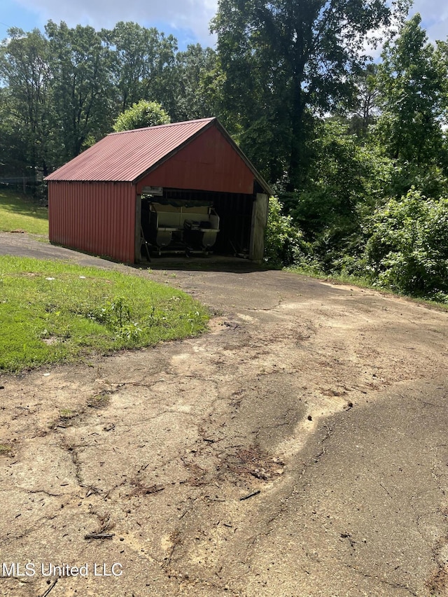 20 Cedar Hts, Pope, MS 38658 - view of pole building featuring driveway