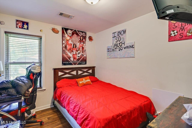 6 Laurie Cv, Byram, MS 39272 - bedroom featuring wood finished floors and baseboards