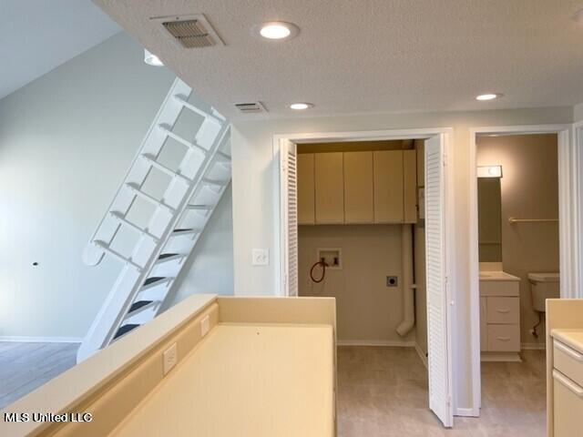 Listing photo 3 for 828 Oakleigh Ave Unit 10, Gulfport MS 39507