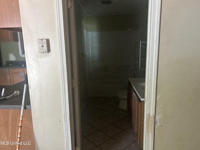 2652 Windward Dr, Gautier, MS 39553 - full bathroom with vanity and tile patterned flooring