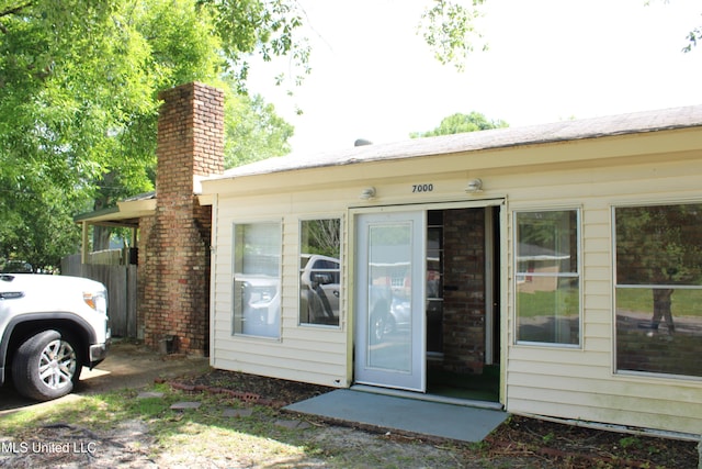 7000 Melrose Dr, Biloxi, MS 39532 - entrance to property with a chimney