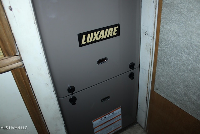 7000 Melrose Dr, Biloxi, MS 39532 - detailed view of heating unit
