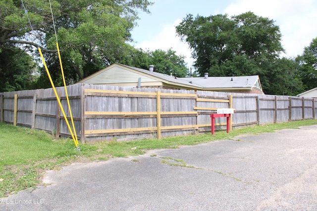 7000 Melrose Dr, Biloxi, MS 39532 - view of yard with fence