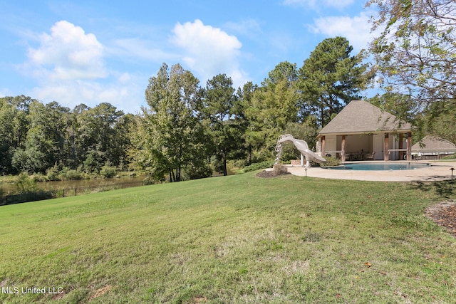 view of yard with a patio