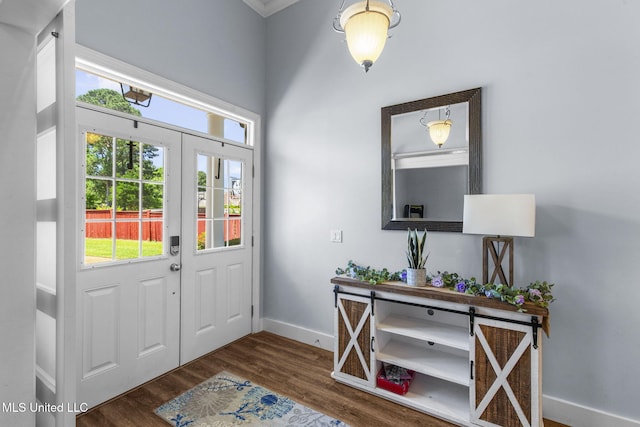 527 Pelahatchie Shore Dr, Brandon, MS 39047 - entrance foyer featuring baseboards and wood finished floors