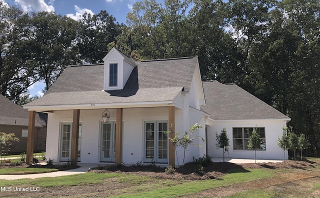 view of front of house with a front yard