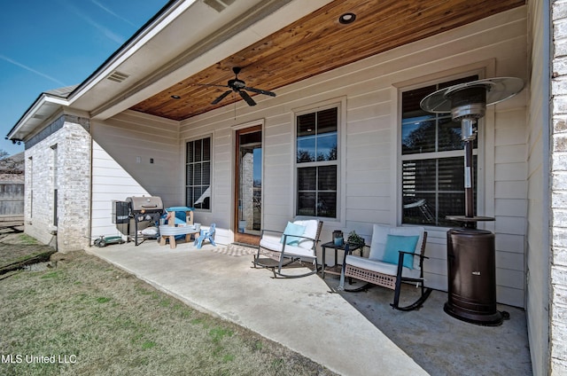 view of patio featuring a porch and a ceiling fan