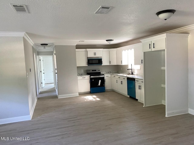 kitchen with crown molding, electric range, dishwasher, light wood-type flooring, and visible vents