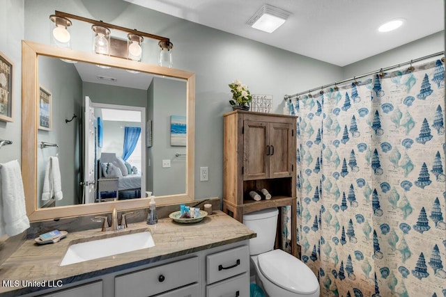 1130 Century Oaks Dr Unit B, Gulfport, MS 39507 - ensuite bathroom with vanity and curtained shower